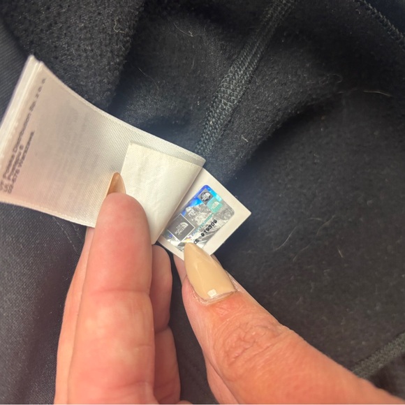 THE NORTH FACE Women’s Black 1/2 Zip Pullover Fleece Lined Athletic Top - Medium - Picture 8 of 9